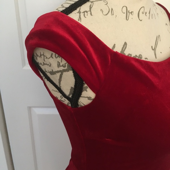 NWT! Gorgeous Red Velvet Off-shoulder Dress - Picture 8 of 9